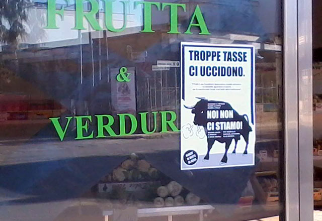 Protesta vetrine tasse web34