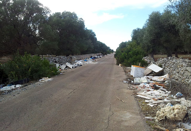 Discarica strada 11ott2013 web3
