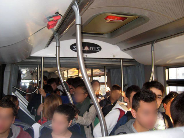 Studenti sardine pullman web2