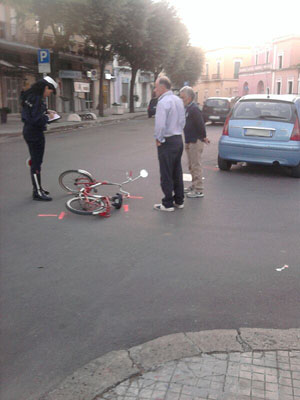 incidente bicicletta citroen pdm