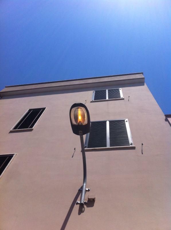 luci accese di giorno