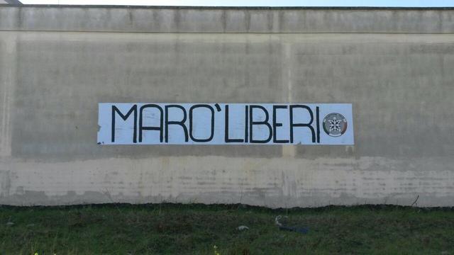 striscione maro