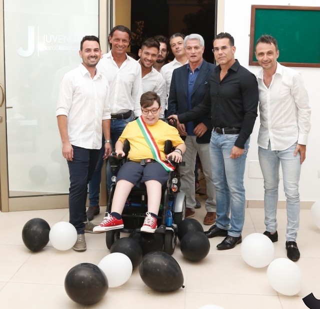 j