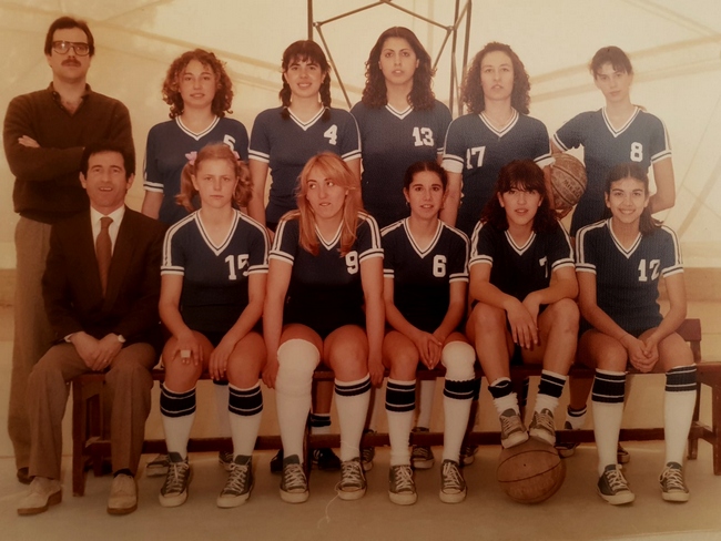 Una formazione femminile degli anni 80