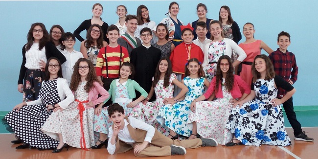 Affiungi un posto a tavola CAST