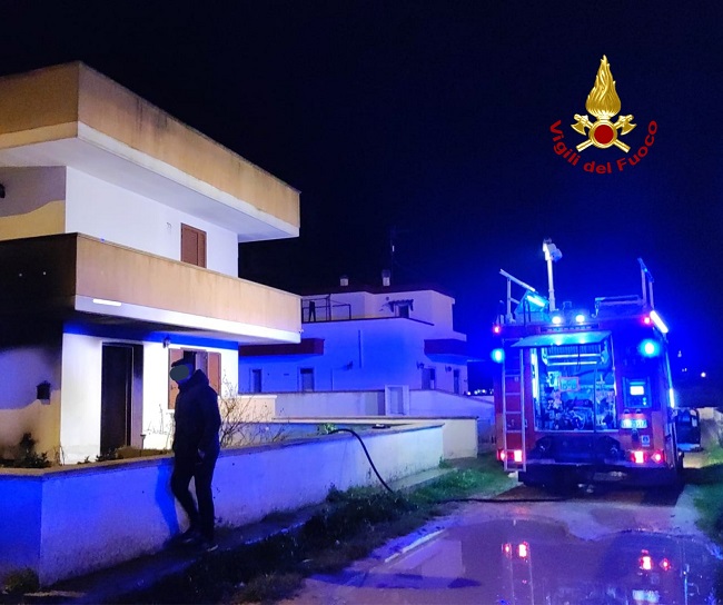 incendio camera letto fono 