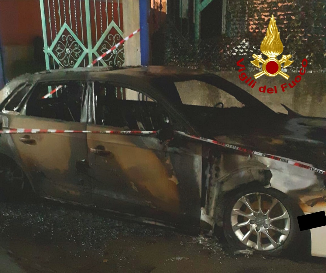 audi in fiamme