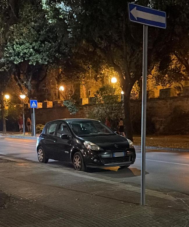 parcheggio via roma