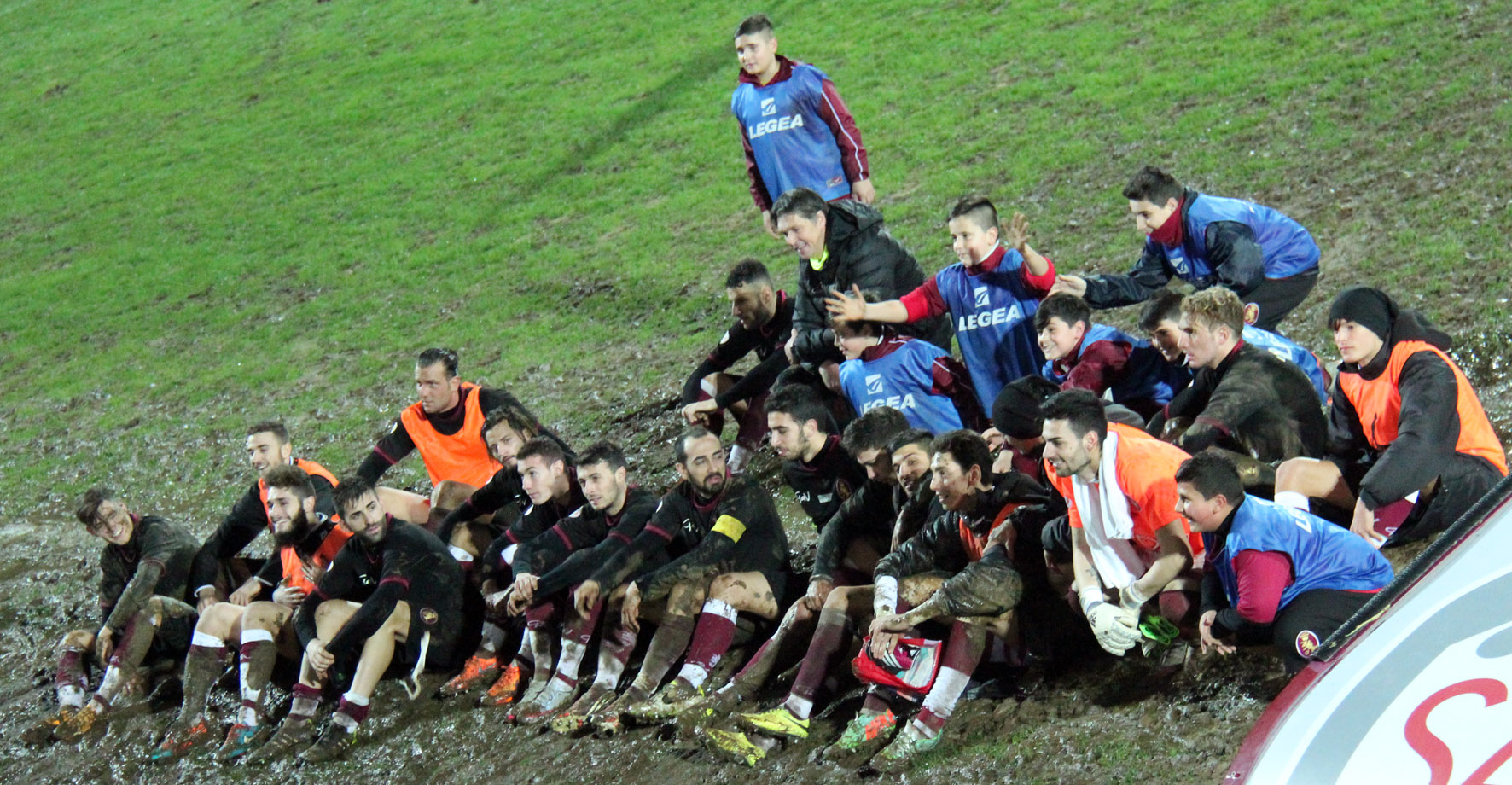 la squadra raccoglie lappaluso del pubblico