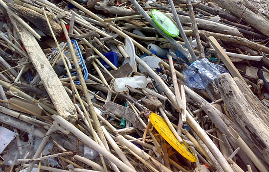 Spiaggia Portoselvaggio_sporca_feb_13_web2