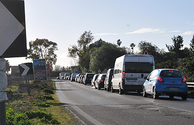coda automobili_passaggio_livello_galatone