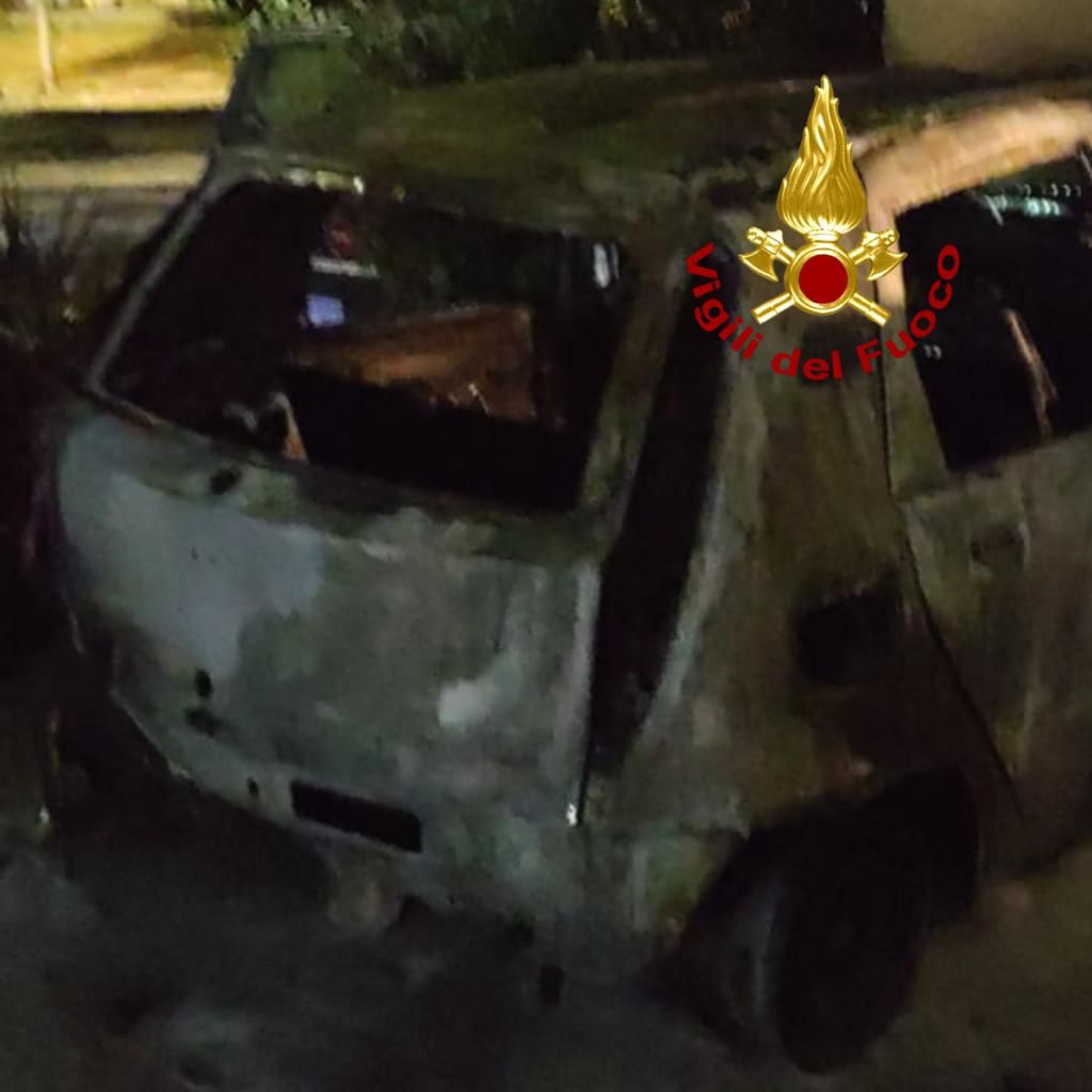 fiat punto fiamme lecce